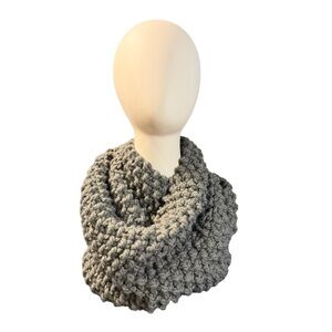 Chunky Gray Knit Infinity Scarf Handcrafted Grey NWT